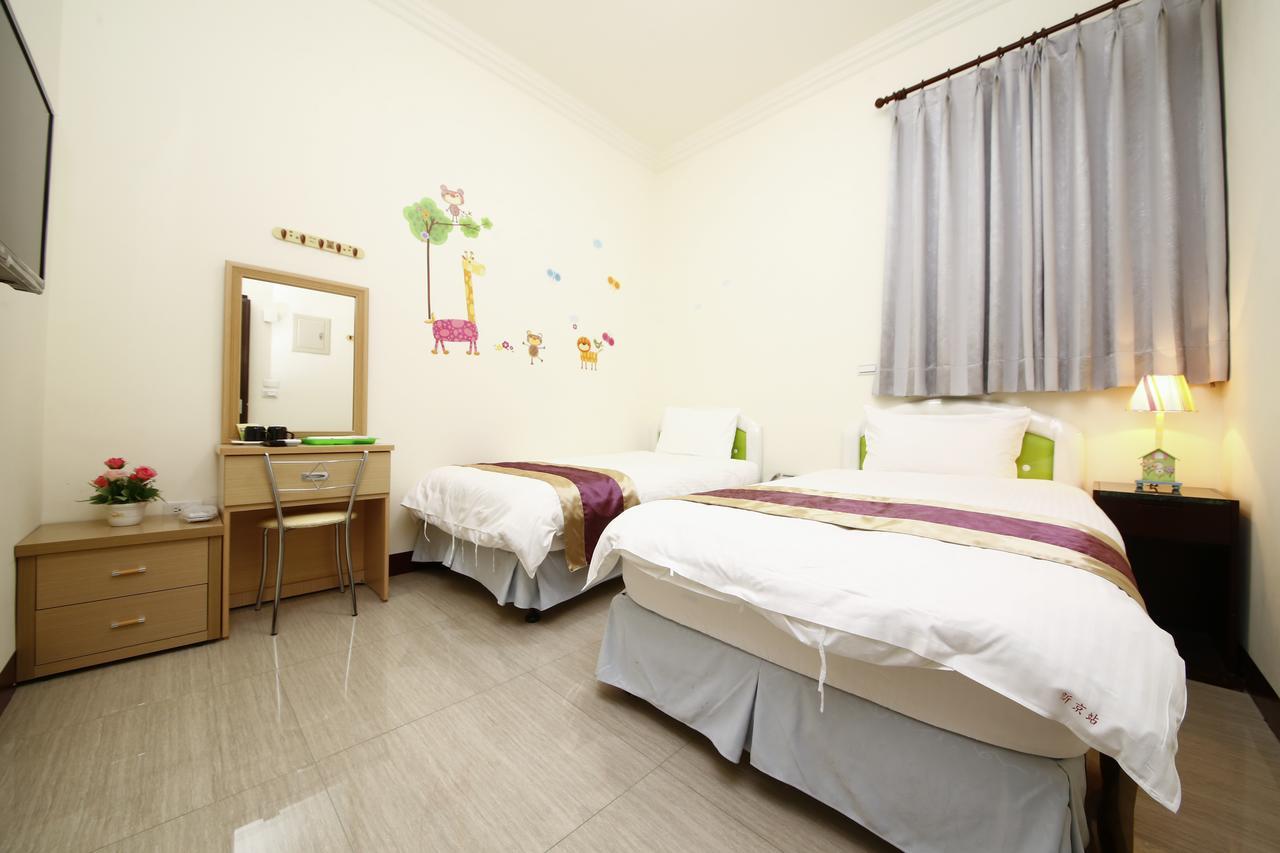 Xin Jing Zhan Homestay Hualien City Exterior photo