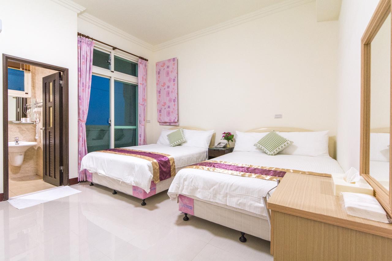 Xin Jing Zhan Homestay Hualien City Exterior photo